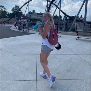 Meet your Posher, Abigail